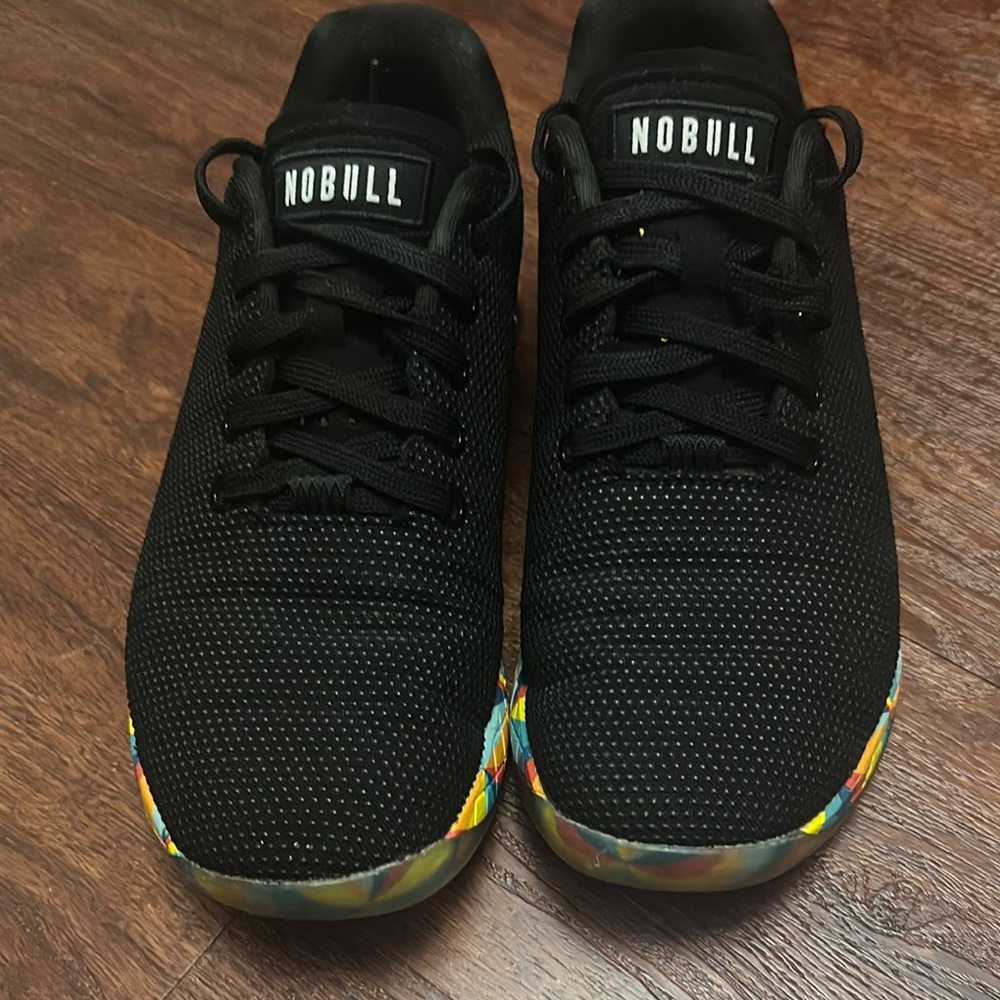 NOBULL Men’s 7 Women’s 8.5 Black Sneakers with Vibrant Soles
